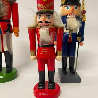Lot of Hand Painted Wood Nutcrackers, Vintage VEB Hodrewa Rosenthal German Nutcracker Etc