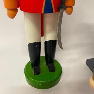 Lot of Hand Painted Wood Nutcrackers, Vintage VEB Hodrewa Rosenthal German Nutcracker Etc