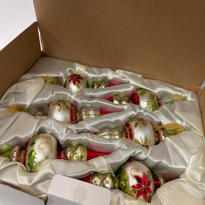 Box of 6 Frontgate Ornaments