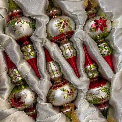 Box of 6 Frontgate Ornaments