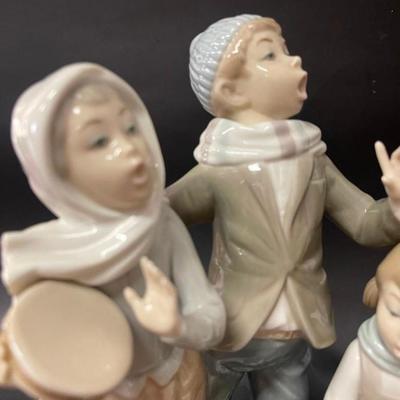 Lladro Christmas Carols Porcelain Figurine