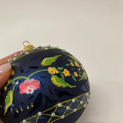 Lot of 2 Hand Painted Christmas Balls, Thomas Glenn "Windswept Santa - White" Ball Christmas Ornamen