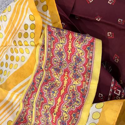 Large Lot Vintage Scarf Scarves Gloves - Various Conditions & Sizes