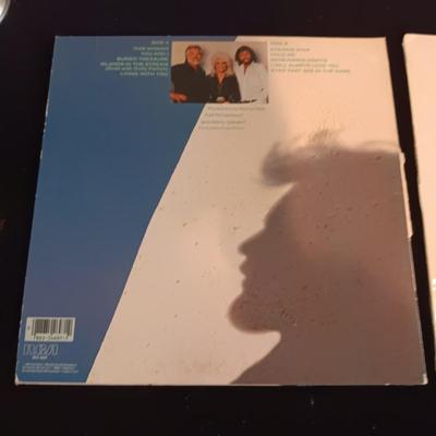 2 KENNY ROGERS VINYL RECORDS