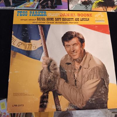2 STAR TREK AND FESS PARKER VINYL RECORDS