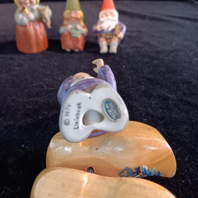 MINIATURE UNIBOCK AND OTHER FIGURES PLUS WOODEN SHOES