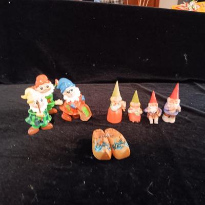 MINIATURE UNIBOCK AND OTHER FIGURES PLUS WOODEN SHOES
