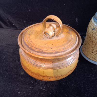 KITCHEN POTTERY PIECES