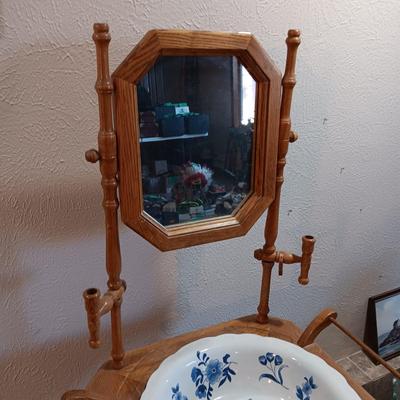VICTORIAN STYLE WASHSTAND WITH MIRROR