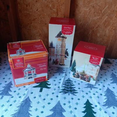 CHRISTMAS VILLAGE EXTRAS