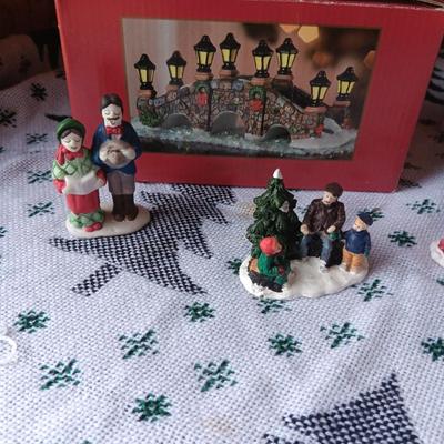 CHRISTMAS VILLAGE EXTRAS AND ACCESSORIES