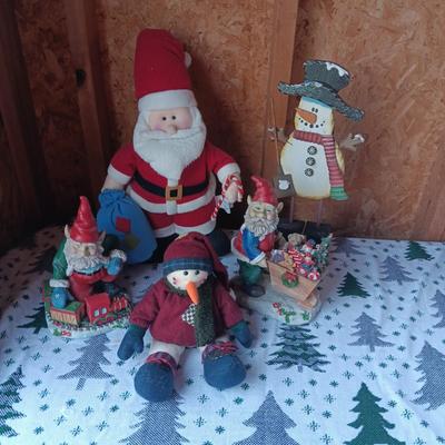 CHRISTMAS GNOMES AND OTHER DECORATIONS