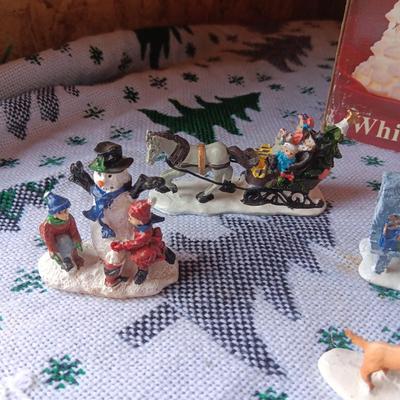 8 PC WHITE PORCELAIN LIGHT CHURCH PLUS CHRISTMAS VILLAGE EXTRAS