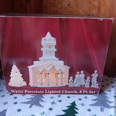 8 PC WHITE PORCELAIN LIGHT CHURCH PLUS CHRISTMAS VILLAGE EXTRAS