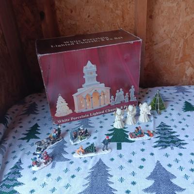 8 PC WHITE PORCELAIN LIGHT CHURCH PLUS CHRISTMAS VILLAGE EXTRAS