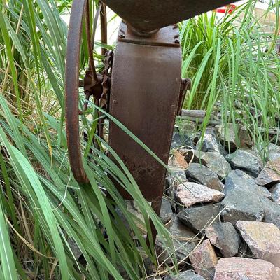 ANTIQUE HAND CRANK DEERING CORN SHELLER