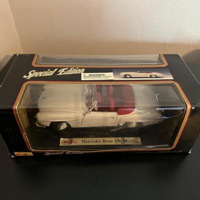 SPECIAL EDITION DIE-CAST JAGUAR XK8 & MERCEDES BENZ 160 SL