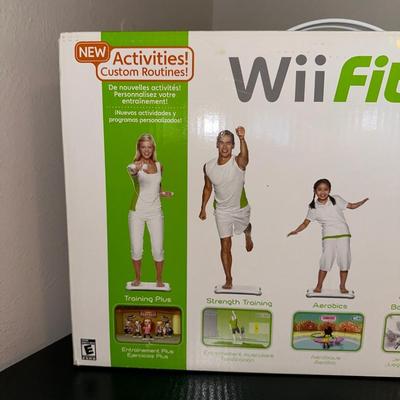 NEW Wii FIT PLUS