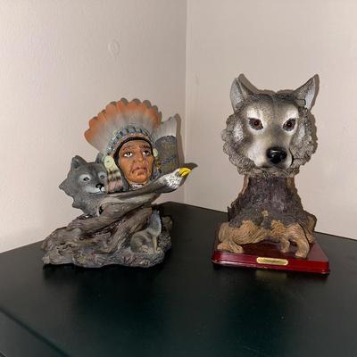 2 RESIN STATUES