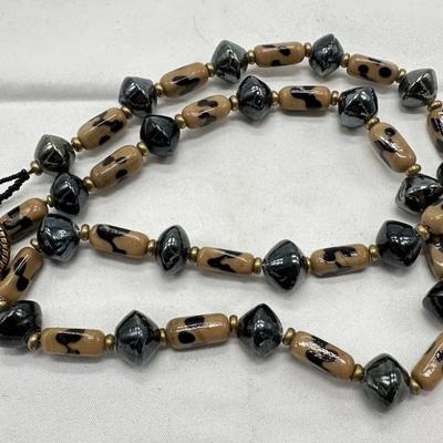 Stone beads necklet