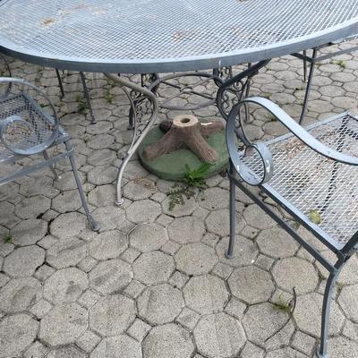 Outdoor Wrought Iron Chairs w/ Table