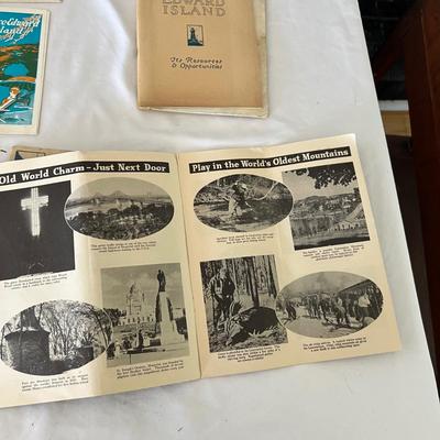 Canada - Vintage Travel Guides Plus Postcards (LR-RG)