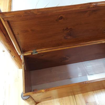 Custom Built Storage/Blanket Chest by Lang Hornthal (P-BBL)