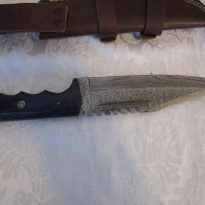 Damascus handmade knife with leather sheath