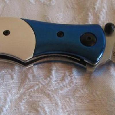CRKT Model Ritual-assisted opening EDC pocket knife, curved blade, folding knife