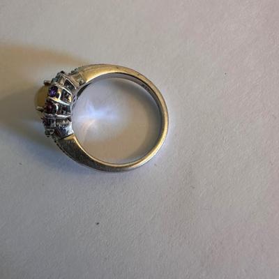 Beautiful ring size 9