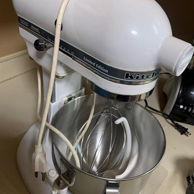KitchenAid Model KSM5 Mixer w/ Cover