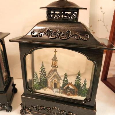 Lot #290 Lot of 4 Christmas Lanters (one Thomas Kinkade)