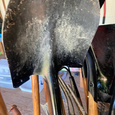 Large Yard Tools Lot w/ Storage Rack Shovels Hoe Rake Spade More