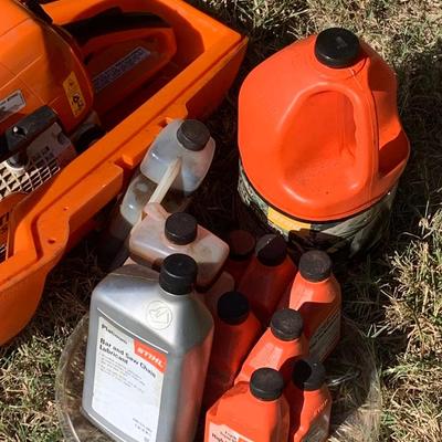 Stihl MS 290 Chainsaw w/ Hard Cover & Chain Oil