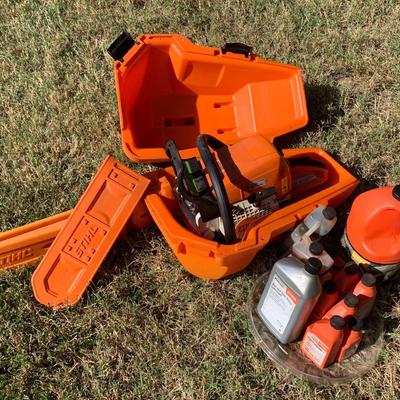 Stihl MS 290 Chainsaw w/ Hard Cover & Chain Oil