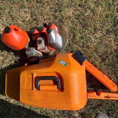 Stihl MS 290 Chainsaw w/ Hard Cover & Chain Oil