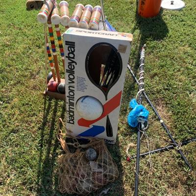 Backyard Sporting Lot Croquet Bocce Bandmitton