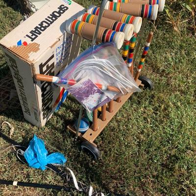 Backyard Sporting Lot Croquet Bocce Bandmitton