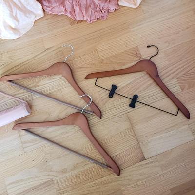 Vintage Clothes, Table Cloth and More (DR-KD)