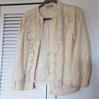 Vintage Clothes, Table Cloth and More (DR-KD)