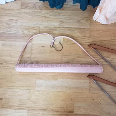 Vintage Clothes, Table Cloth and More (DR-KD)