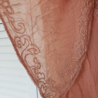 Vintage Clothes, Table Cloth and More (DR-KD)