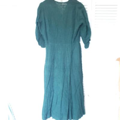 Vintage Clothes, Table Cloth and More (DR-KD)