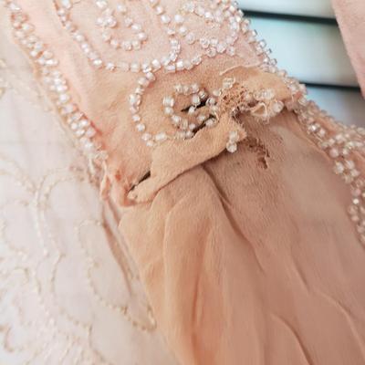 Vintage Clothes, Table Cloth and More (DR-KD)