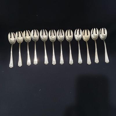 Galt & Bro Sterling Silverware and Box (LR-KD)