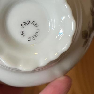 Lot 303 Cup & Saucer lot
