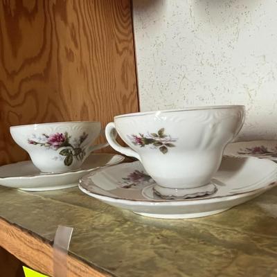 Lot 303 Cup & Saucer lot