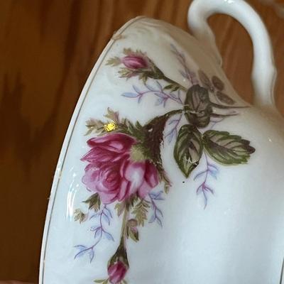 Lot 303 Cup & Saucer lot