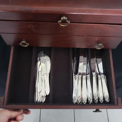 Sterling Silverware Collection with Wooden Storage Box (LR-KD)
