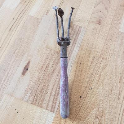 Frogs, Yard Tools and More (PB-KD)